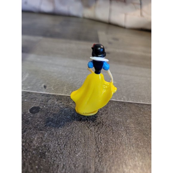 Disney snow white princess toy figure - Picture 3 of 5